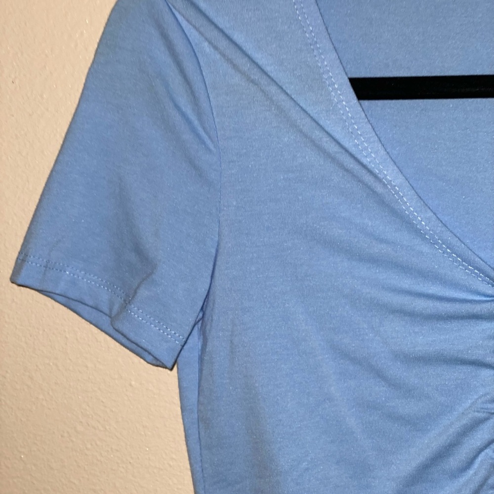 basic crop top 🫐 - Picture 3 of 3
